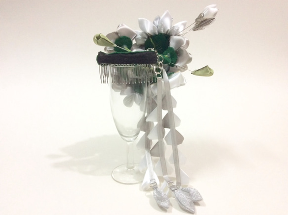Kanzashi silver white ribbon flower comb hair accessories 3枚目の画像