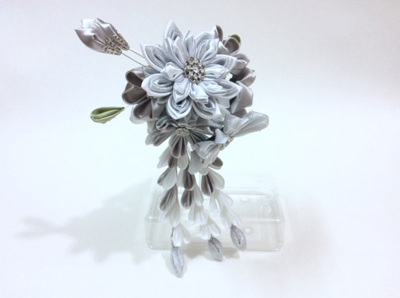 Kanzashi silver white ribbon flower comb hair accessories 6枚目の画像