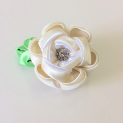 Kanzashi yellow white ribbon flower hair clip hair pin 4枚目の画像