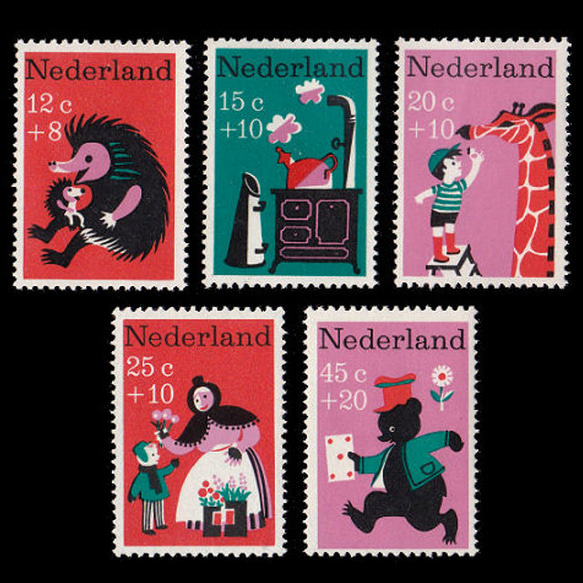 ハリネズミ、クマ、キリンなど動物 オランダ 1967年 外国切手5種 未使用【ハンドメイド用アクセサリーパーツ素材】 1枚目の画像