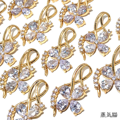 四葉のクローバー ジルコニアチャーム ゴールド 2個【花 ピアス 