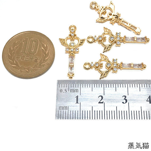 魔法の杖】ハート羽根ジルコニアチャーム 4個【天使 翼ピアス 