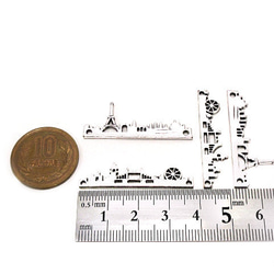 パリ＆ロンドン風景チャーム 銀古美 4個【フランス イギリス ハンドメイド用アクセサリーパーツ素材】 2枚目の画像