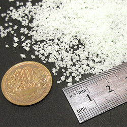 蓄光砂 青色 10g【夜光砂 宇宙ブルー レジン 蓄光パウダー 手芸材料 ハンドメイド用アクセサリーパーツ素材】 2枚目の画像