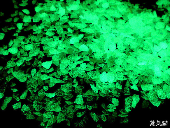 蓄光カレット 黄緑 10g【蓄光 夜光粒 光る欠片 ハンドメイド用アクセサリーパーツ素材】 1枚目の画像
