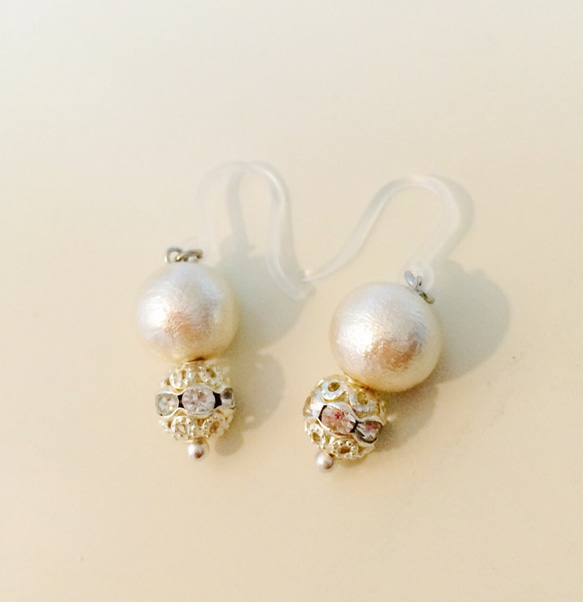 コットンパールとキラキラボールピアス プチ シリコンピアス♪☆petiteLila☆ 2枚目の画像