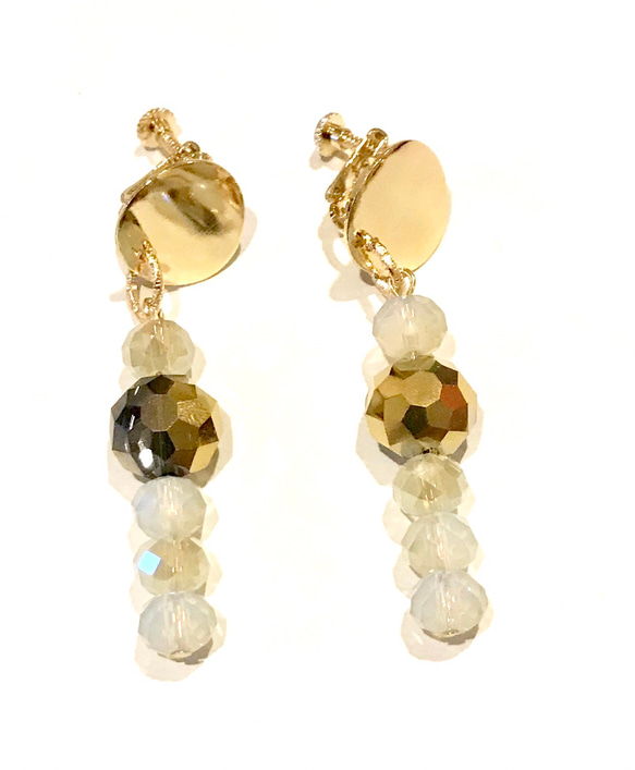 ゴールドプレートとキラキラグラスイヤリング♬ゴールド☆petite Lila☆ 1枚目の画像