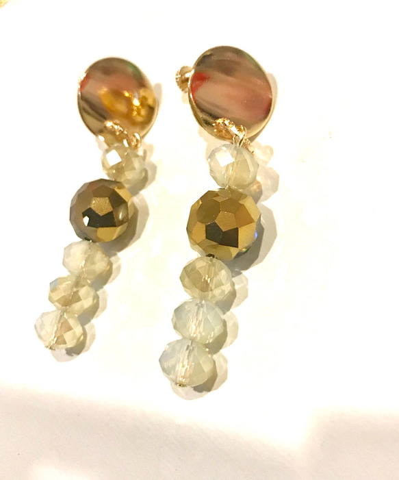 ゴールドプレートとキラキラグラスイヤリング♬ゴールド☆petite Lila☆ 4枚目の画像