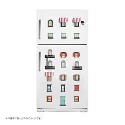 冷蔵庫がビルに。窓のマグネットシリーズ／ベランダ＆はしご 3枚目の画像