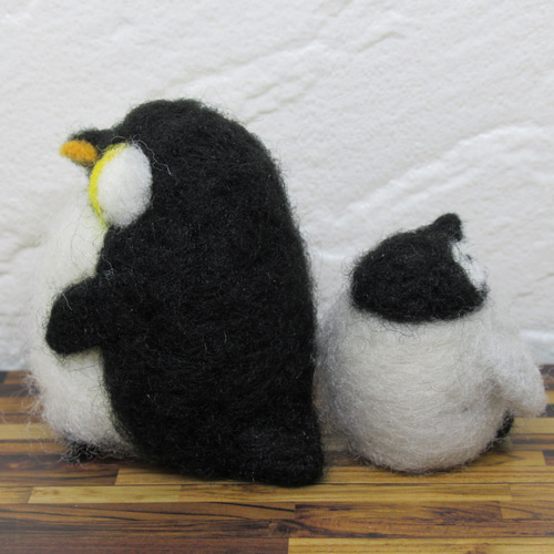 ペンギン親子 羊毛フェルト 秋都 通販 11862231｜Creema(クリーマ)