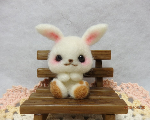 しもぶくれなうさぎ 羊毛フェルト 秋都 通販 5398507｜Creema(クリーマ)