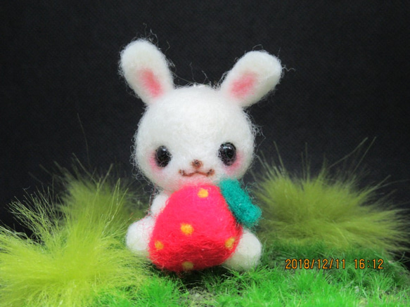 うさぎさを 羊毛フェルトストラップ のん様 うさぎさん 羊毛フェルト