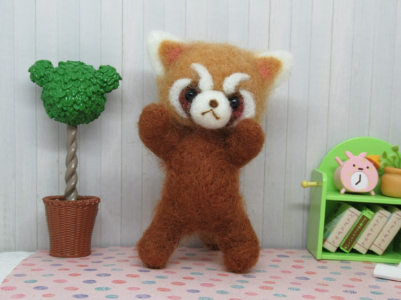 羊毛フェルト　レッサーパンダの威嚇⭐︎ミケ猫さん。　ストラップ付き 羊毛フェルト レッサーパンダの威嚇⭐︎ミケ猫さん。 ストラップ