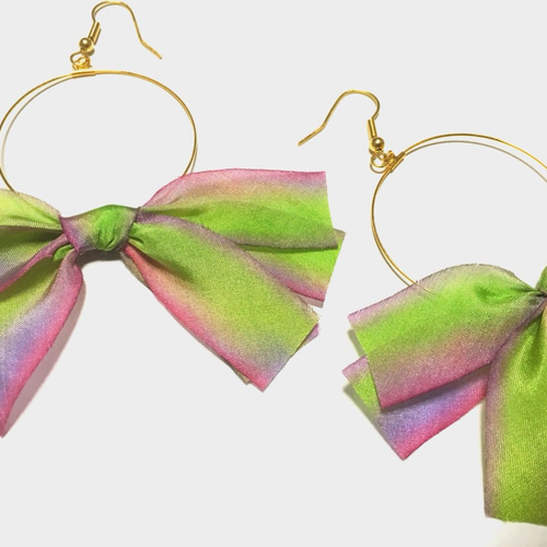 バイアスシルクリボンピアス ピアス（フープ） anemone_accesary