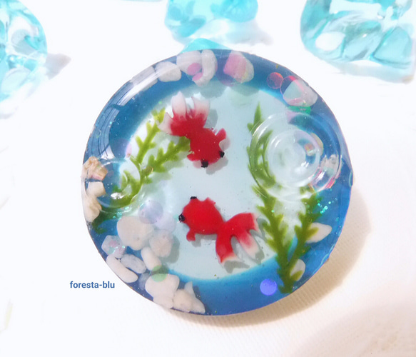 ひまうい様お取り置き　2/4まで　試作　レジンヘアゴム　金魚　六角形 ひまうい様お取り置き 11/5まで 金魚 レジンヘアゴム 雪の結晶