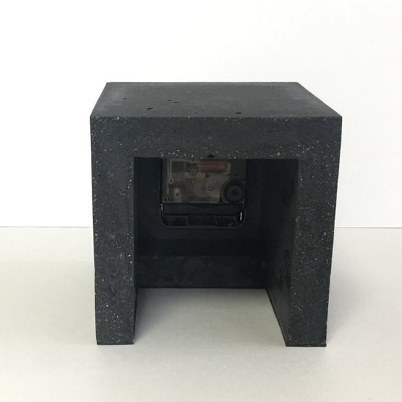 ■キューブ時計C-typeブラック　-コンクリート/モルタル/セメント雑貨- 7枚目の画像