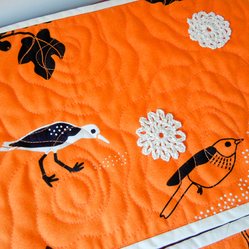 ランチョンマット：鳥inオレンジ：IKEA布 ランチョンマット momonmo