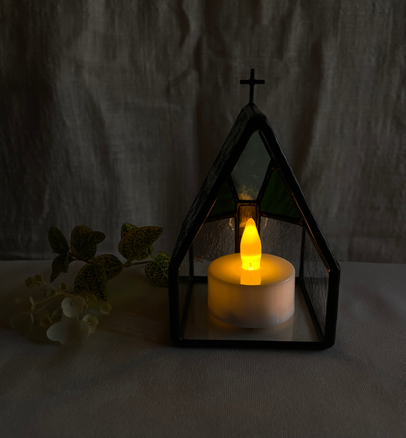 「綠色教會」LED燭台彩色玻璃 第8張的照片