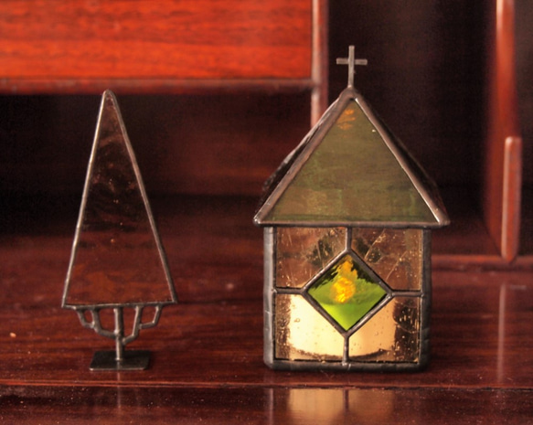 到教堂[Ⅱ] &lt;綠色&gt;：燭台彩繪玻璃 第5張的照片