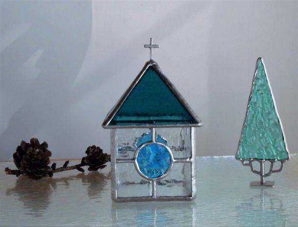 到教堂[Ⅱ] &lt;藍色&gt;：燭台彩繪玻璃 第5張的照片
