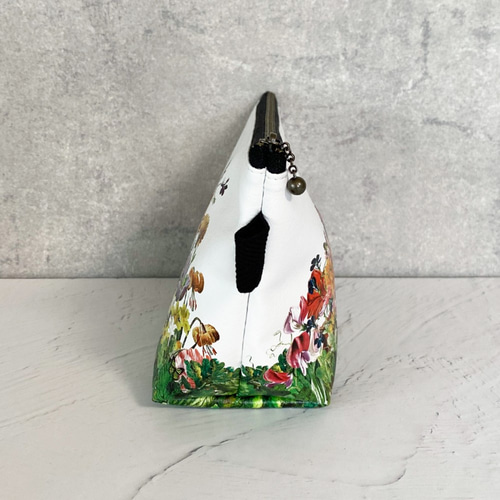 ボタニカル柄（ホワイト） ポーチ / 小物入れ 花柄 ポーチ LALA CloveR