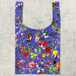 蝶々が飛び回るカラフルな花柄・バイオレット エコバッグ マルシェバッグ / 花 花柄 トートバッグ 3枚目の画像
