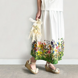 サラリと着れる 花の楽園 ボタニカル柄(ブラック) ギャザースカート 15枚目の画像