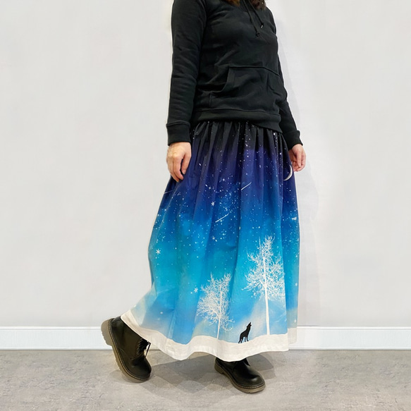 冬の星空・オオカミ ギャザースカート 7枚目の画像
