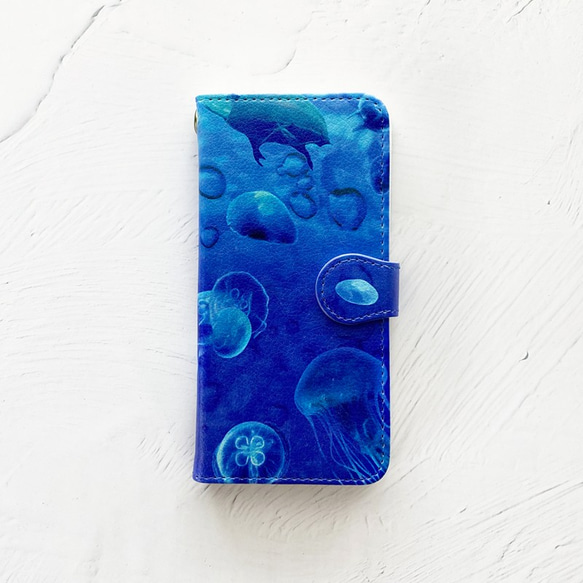 藍色水母筆記本型iPhone保護殼兼容所有型號水母海夏季水母iPhone14 第1張的照片