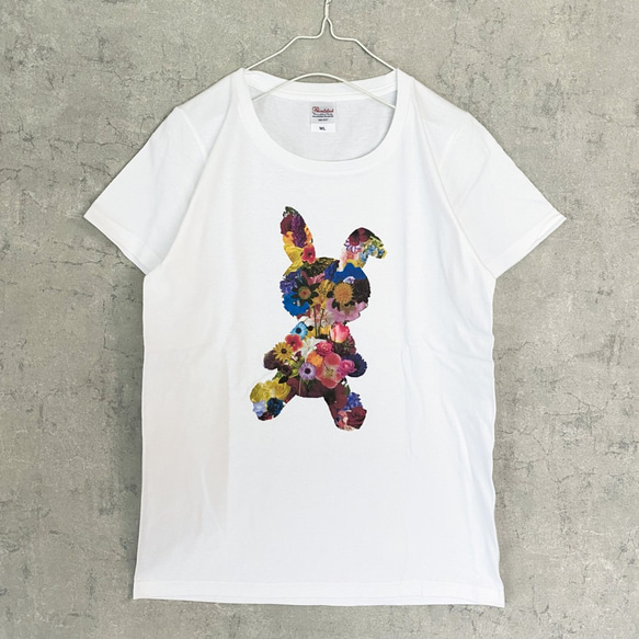 FLOWER RABBIT Tシャツ（women） 花 うさぎ ウサギ コラージュ 1枚目の画像