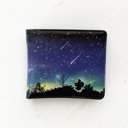 夜空に降り注ぐ流星柄 本革二つ折り財布 / コンパクト財布 1枚目の画像