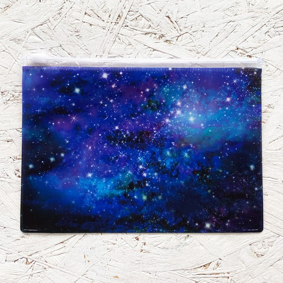 星と銀河の宇宙柄 PVCポーチ・マスクケース / GALAXY 1枚目の画像