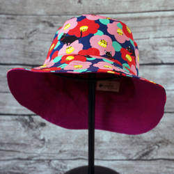 雙面用黑貓與花花世界併桃紅色漁夫帽 (Reversible Hat) 第4張的照片