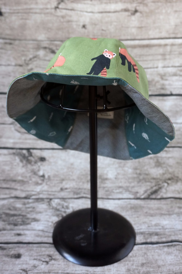 雙面用小熊貓併森林樹木間色鬱金香帽 (Reversible Tulip Hat) 第4張的照片