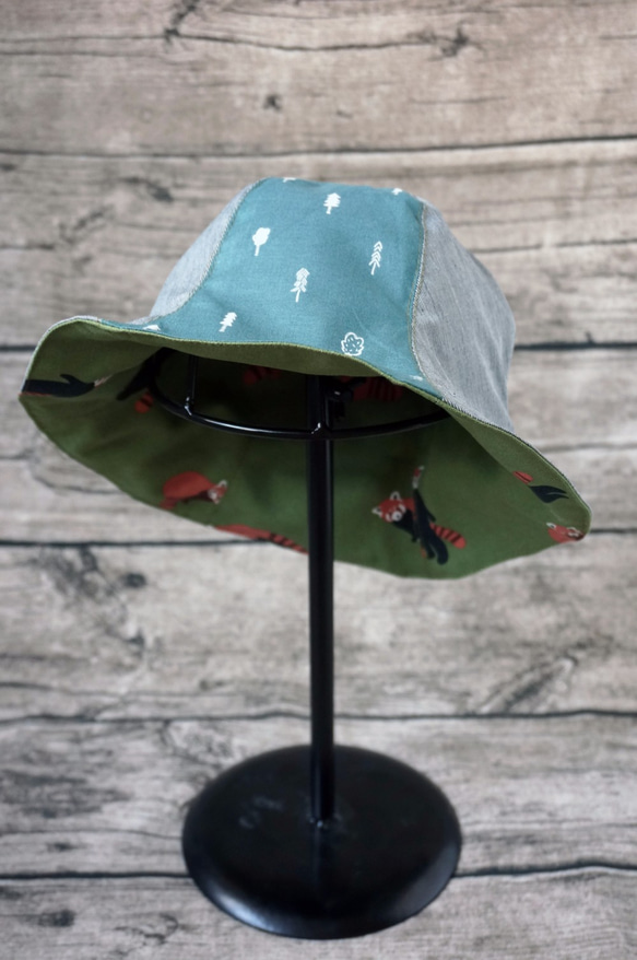 雙面用小熊貓併森林樹木間色鬱金香帽 (Reversible Tulip Hat) 第8張的照片