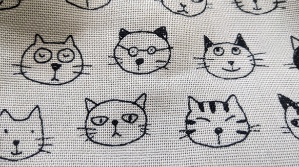 ネコの顔いっぱい、巾着型バッグインバッグ 2枚目の画像