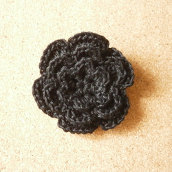 irish crochetバラブローチ（黒・小） 1枚目の画像