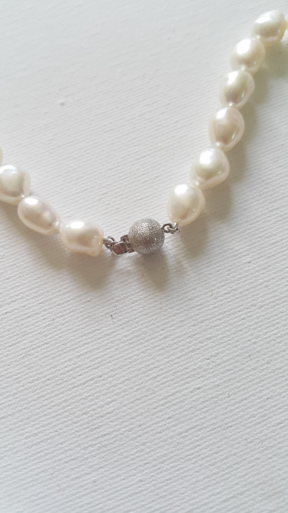 Fancy freshwater baroque pearl necklace with silver beads 第4張的照片