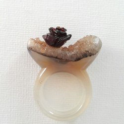 Rock & Rose ~ raw agate ring with ox horn crafted rose 第2張的照片