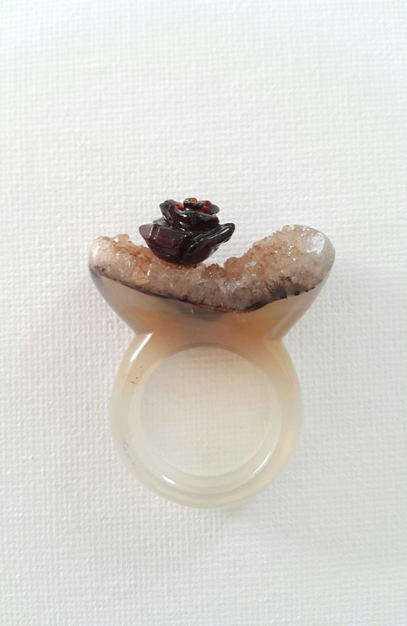 Rock & Rose ~ raw agate ring with ox horn crafted rose 第2張的照片