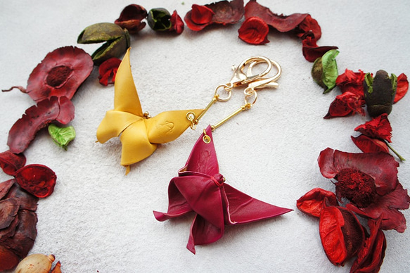 折り紙シリーズ-羽化した蝶キーホルダー 多色展開 3枚目の画像
