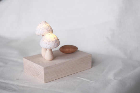 蘑菇姐妹小夜燈 ｜木質燈飾 互動式夜燈 第8張的照片