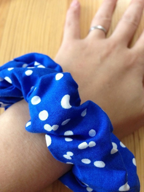 シュシュ ヘアゴム 爽やかブルー