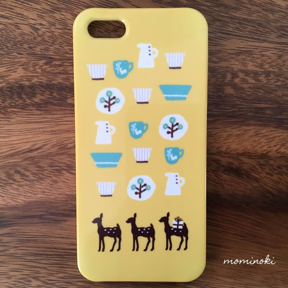 バンビさんの北欧食器  黄色が可愛い鹿の北欧スマホケース　iphone/Xperia/Galaxyなど 1枚目の画像
