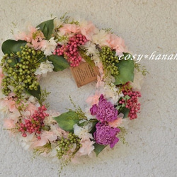 芍薬とペッパーベリーのwreath 1枚目の画像