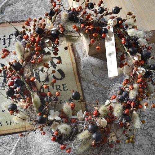 野バラの実とシャリンバイのwreath プリザーブドフラワー cosy 通販