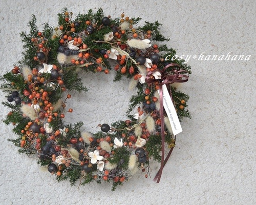 コットンと賑やかな森のクリスマスリース　シャリンバイ　野バラの実 コットンと賑やかな森のクリスマスリース シャリンバイ 野バラの実