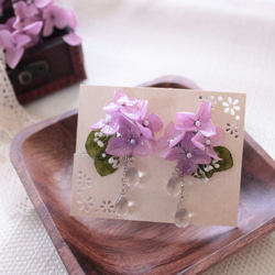雨粒と紫陽花のイヤリング 3枚目の画像