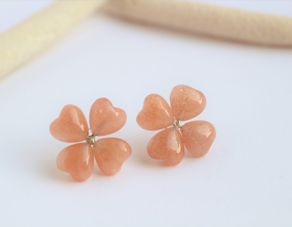 Happy Clover オレンジムーンストーン　Xピアス　Silver／14KGF／K10／K18