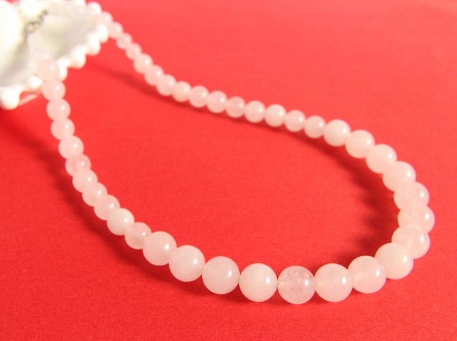 ホワイトジェイド　グラデーション　ネックレス